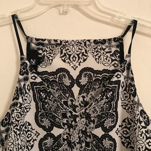 IZ Byer Bandana style top boho sleeveless v neck - Picture 3 of 8